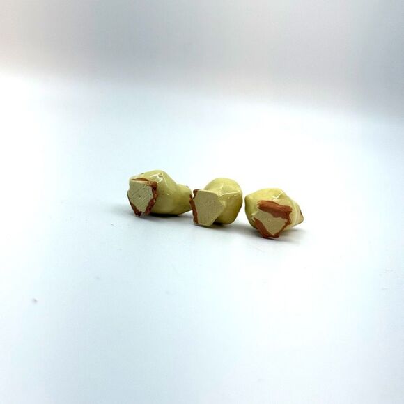 3 Vintage Hagen Renaker chicks Big Heads Yellow Glossy Very Tiny - Picture 4 of 5